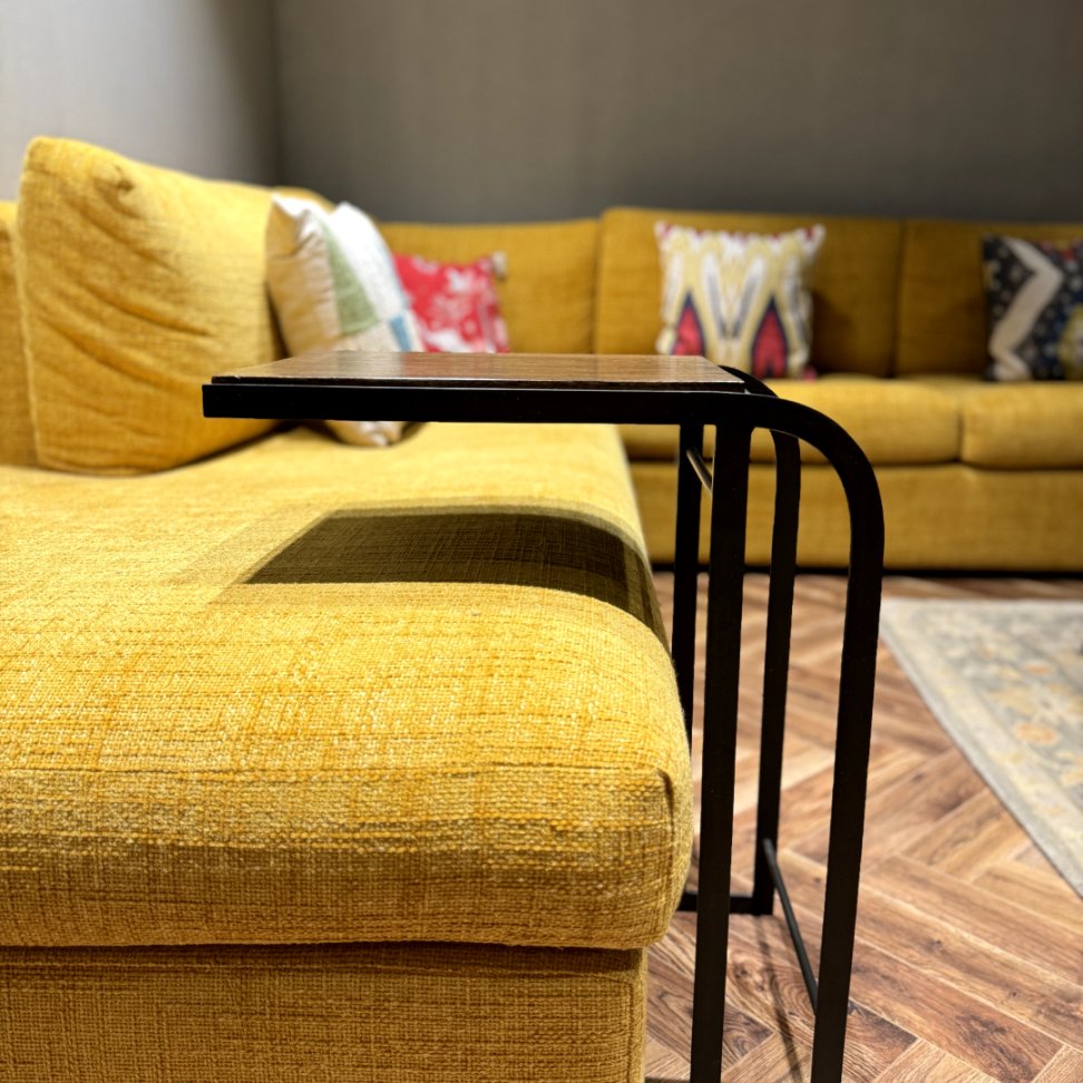 Pichola Cantilever Table