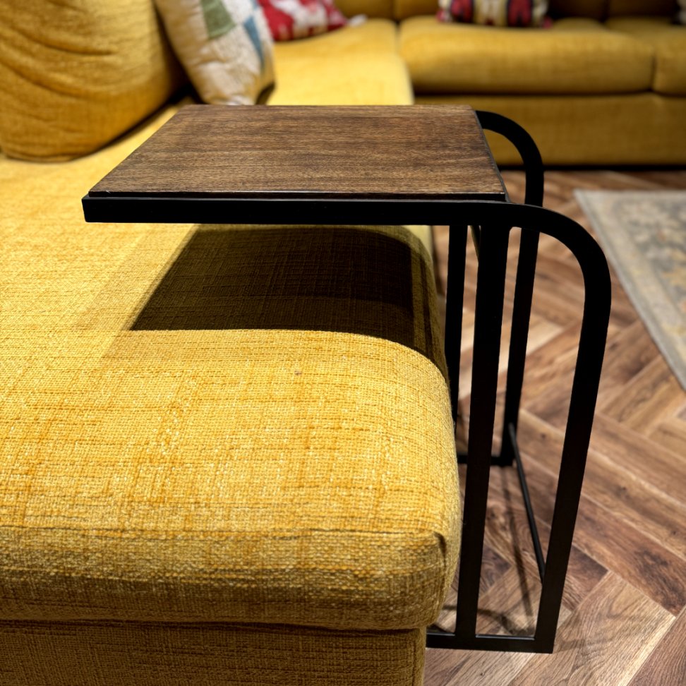 Pichola Cantilever Table