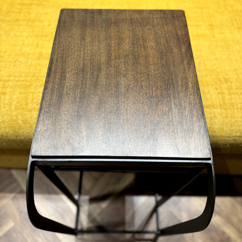 Pichola Cantilever Table